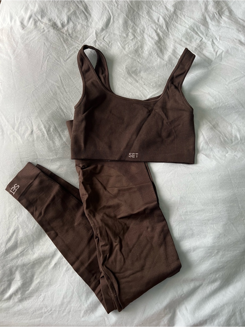 Brown Set Active set